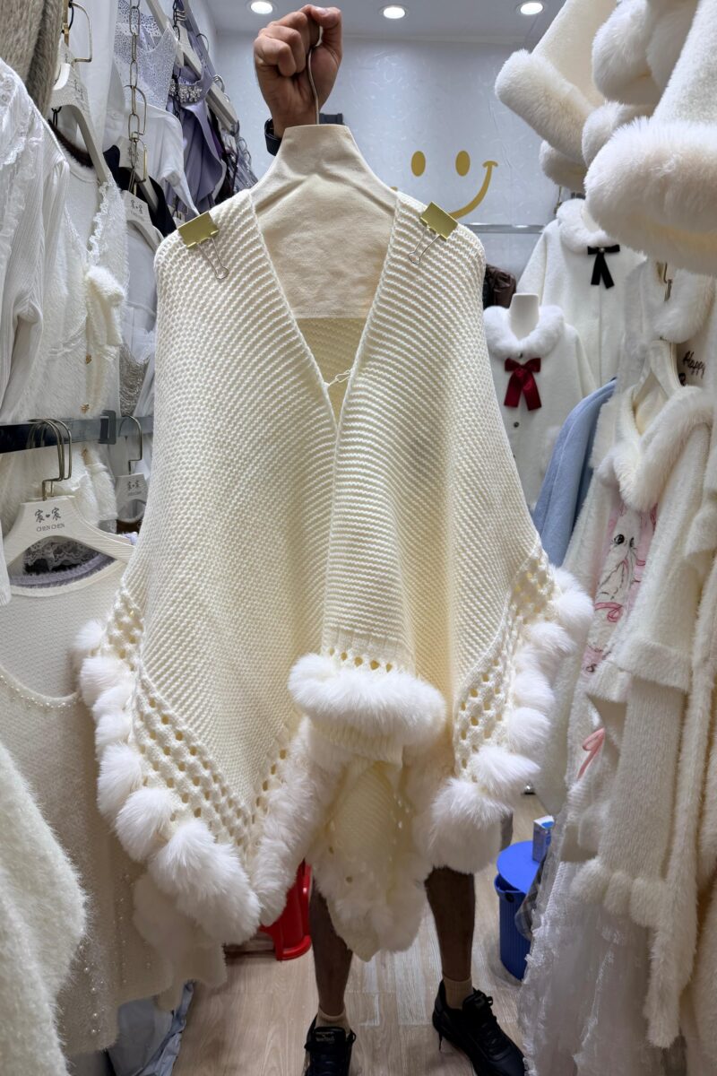 FURRY WHITE CAPE