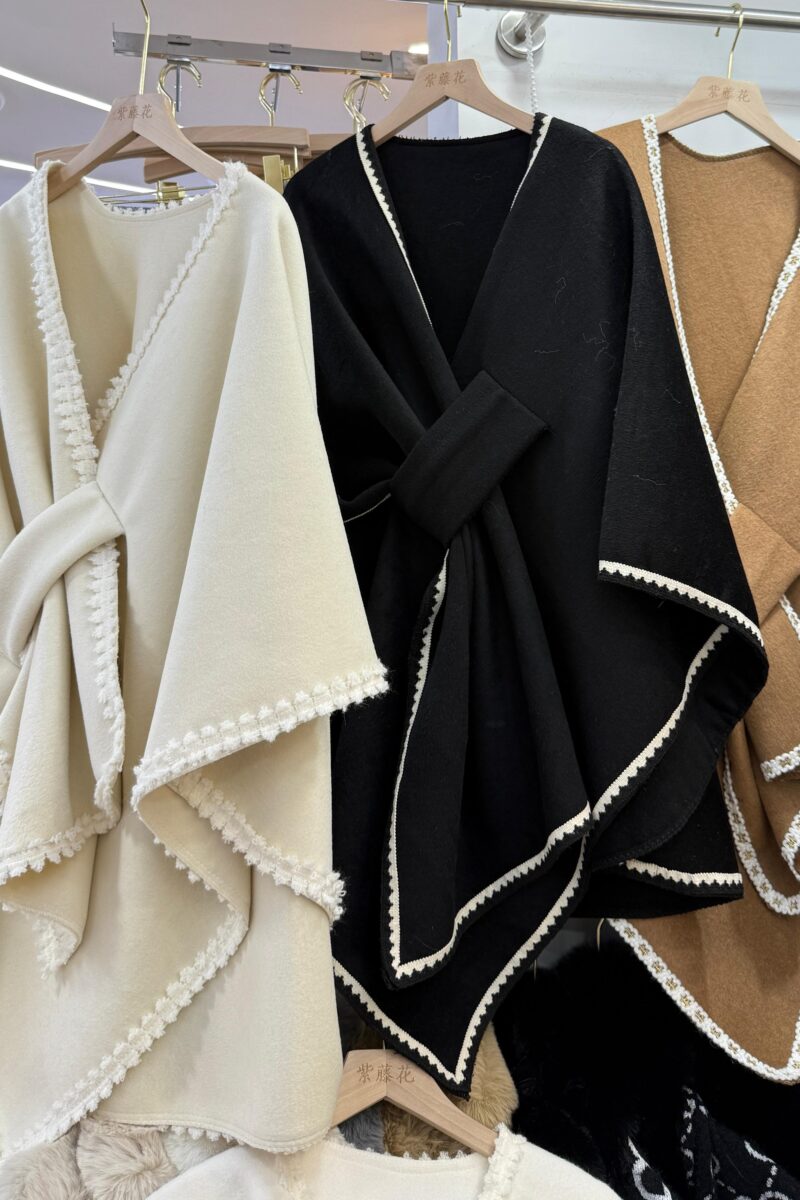 EXCLUSIVE WINTER CAPES