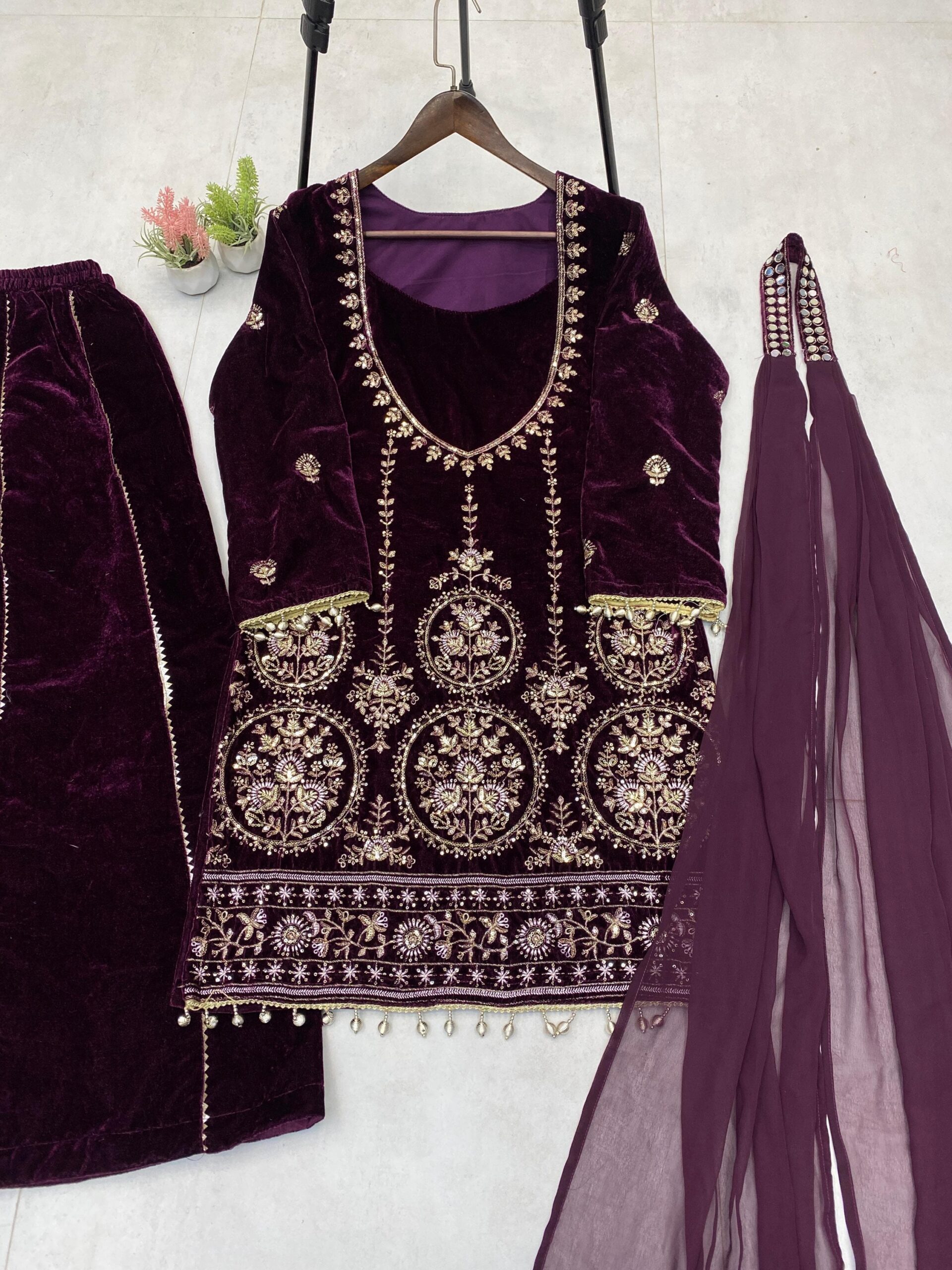 WEDDING SPECIAL VELVET SUIT