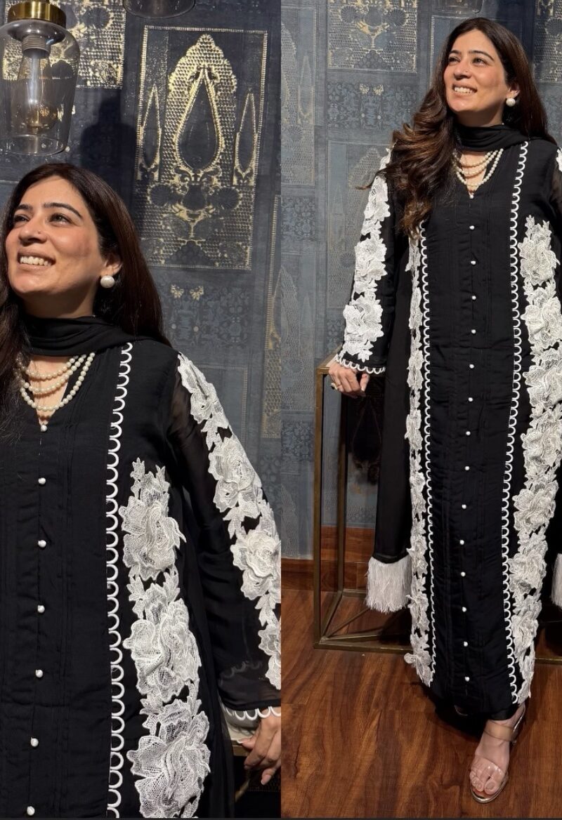 Zehra black suit